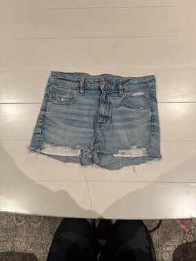 American Eagle Next Level Stretch High-Rise Lace Pocket Detail Denim Shorts Size